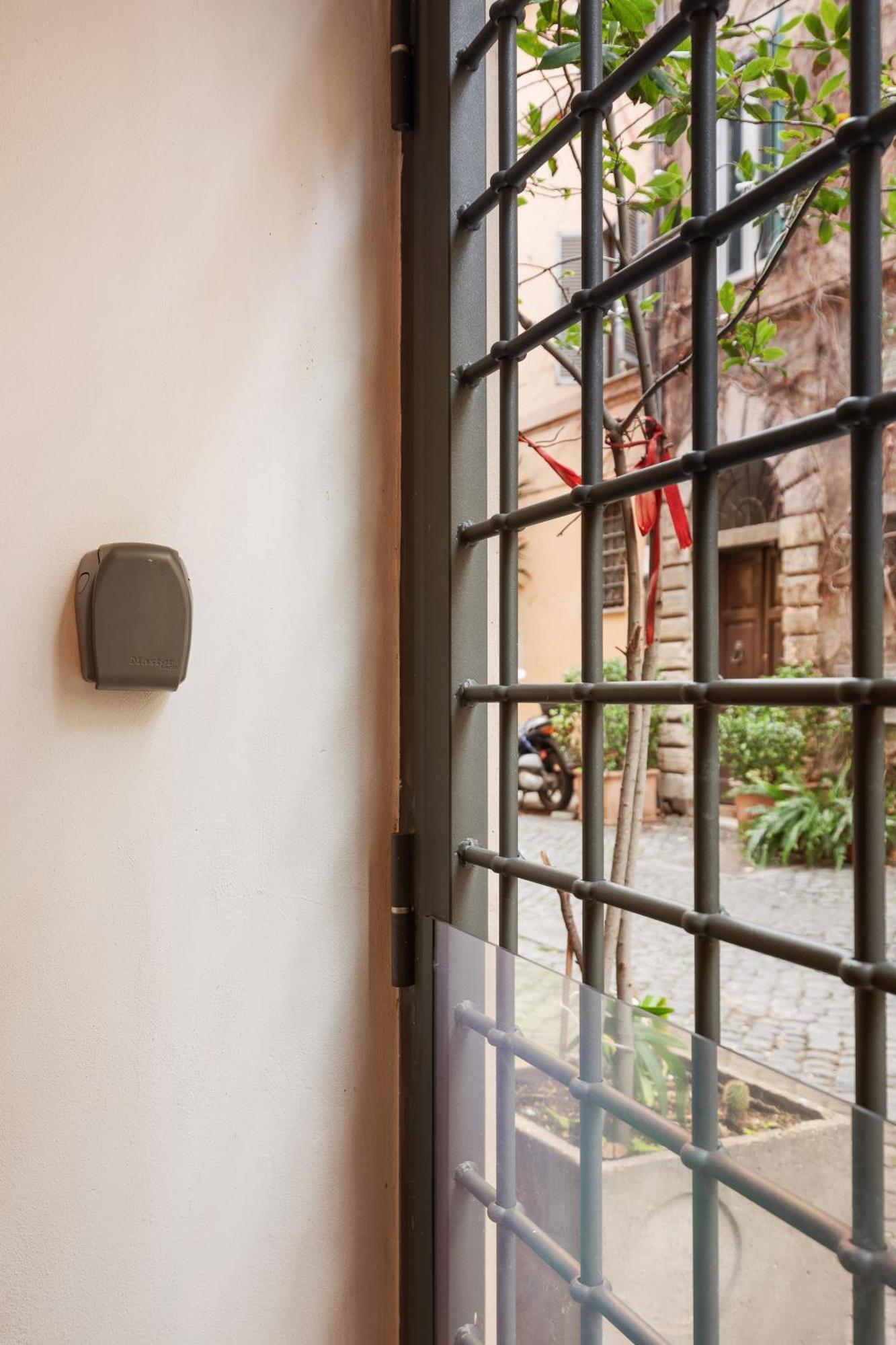 Leopardo Boutique Apartment In Trastevere 罗马 外观 照片